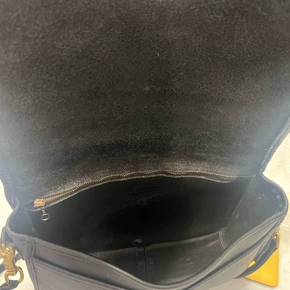 Vintage Coach 945 Black Glove Tanned Leather Cross Body Turn lock Flap Black - Picture 7 of 7